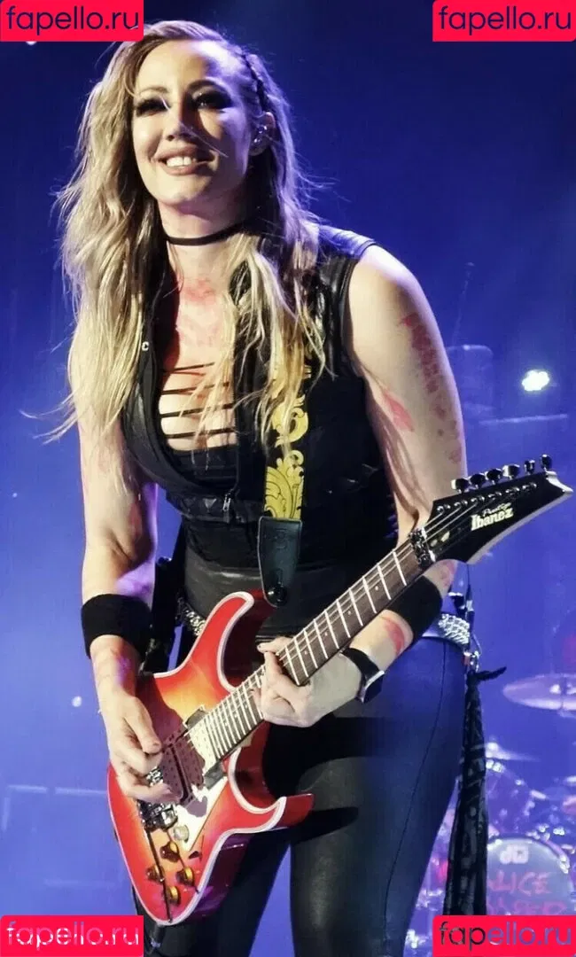 WomenMetal Onlyfans Photo Gallery 