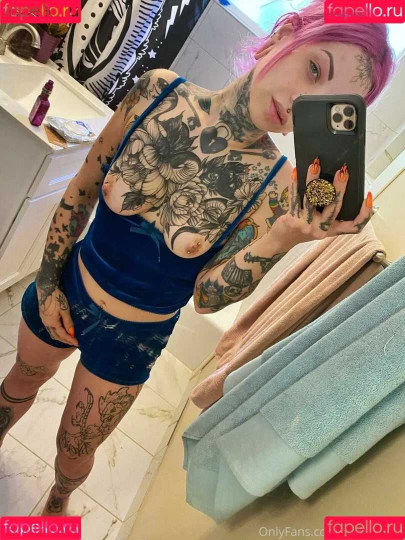 WomenMetal Onlyfans Photo Gallery 