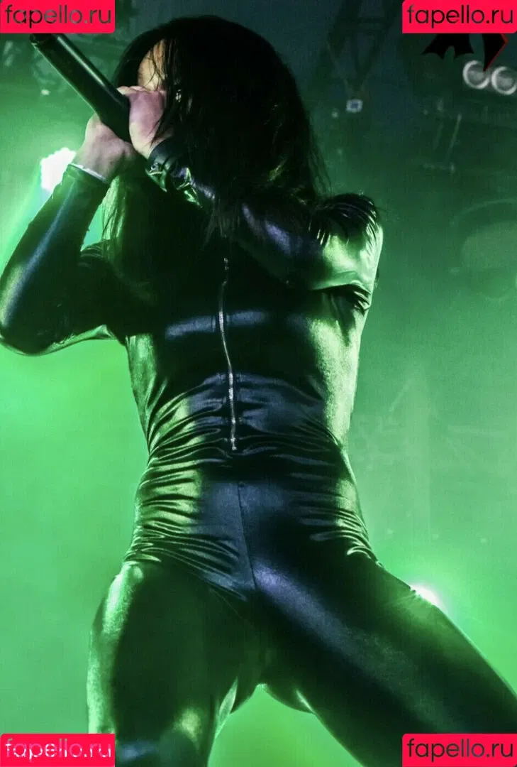 WomenMetal Onlyfans Photo Gallery 