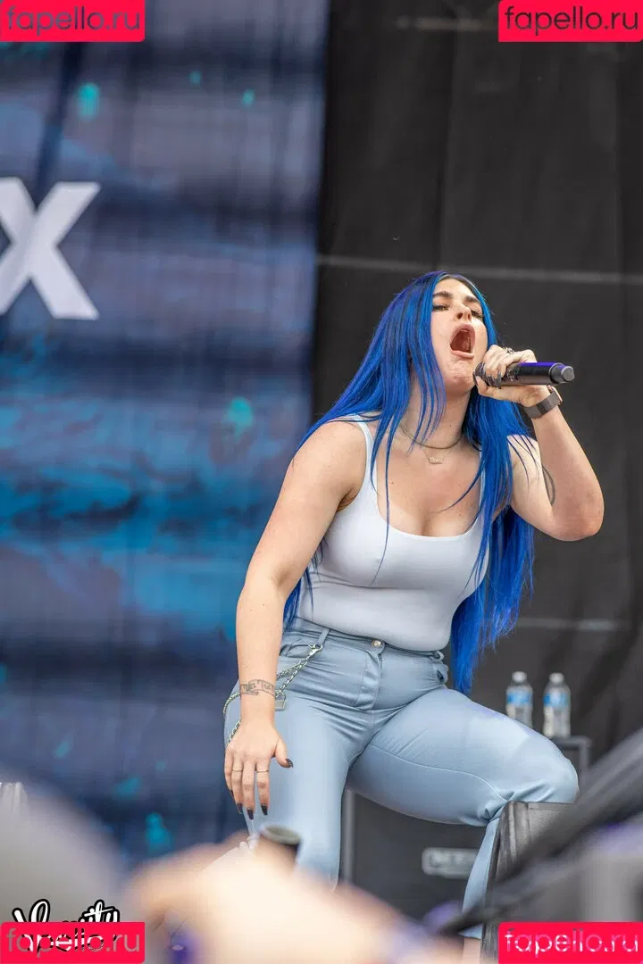 WomenMetal Onlyfans Photo Gallery 