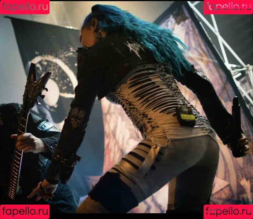 WomenMetal Onlyfans Photo Gallery 
