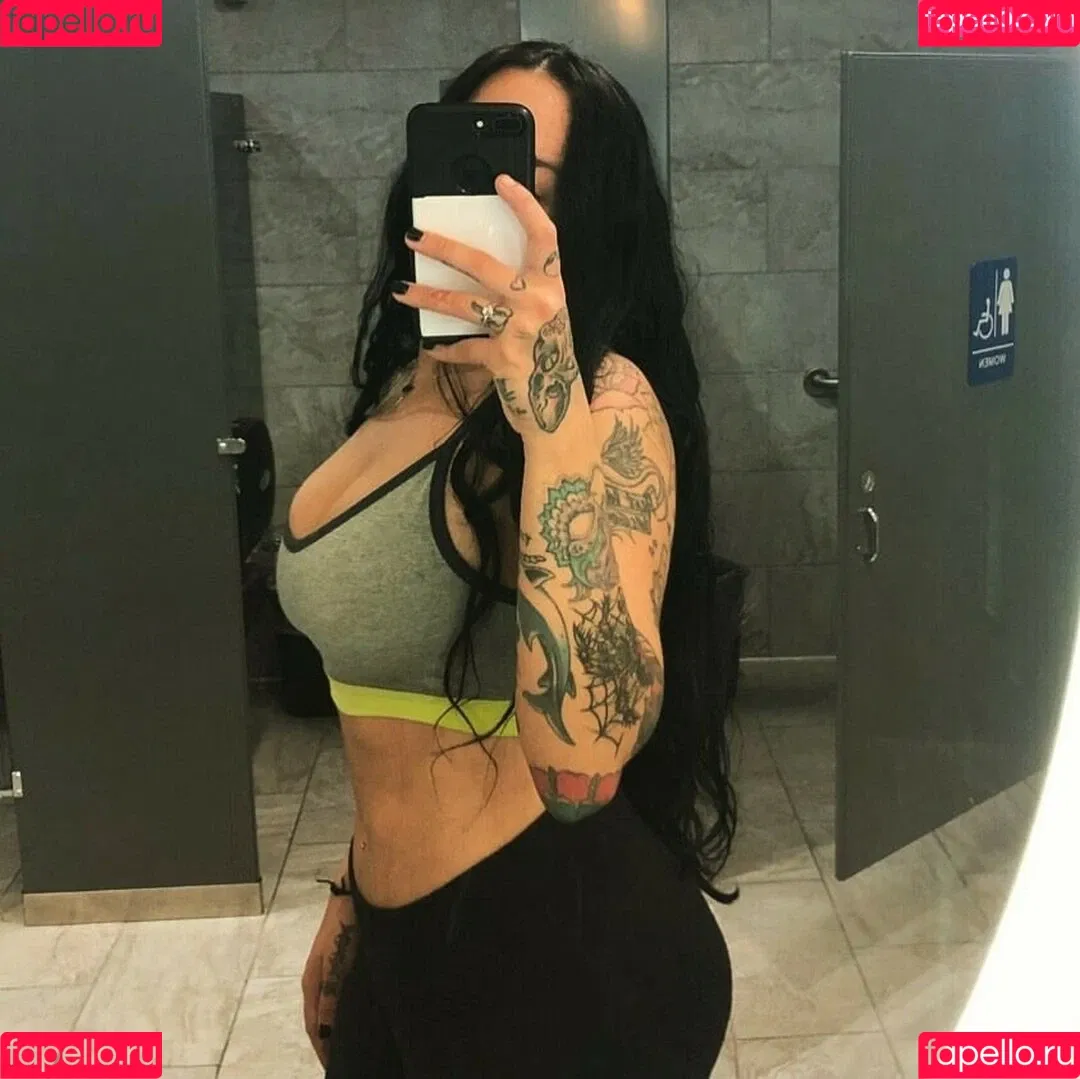 WomenMetal Onlyfans Photo Gallery 