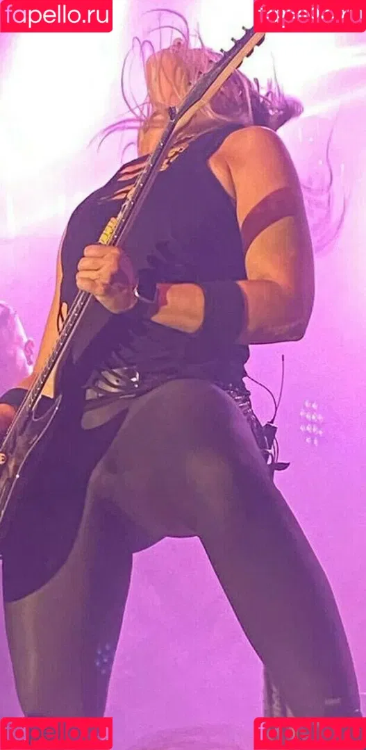 WomenMetal Onlyfans Photo Gallery 