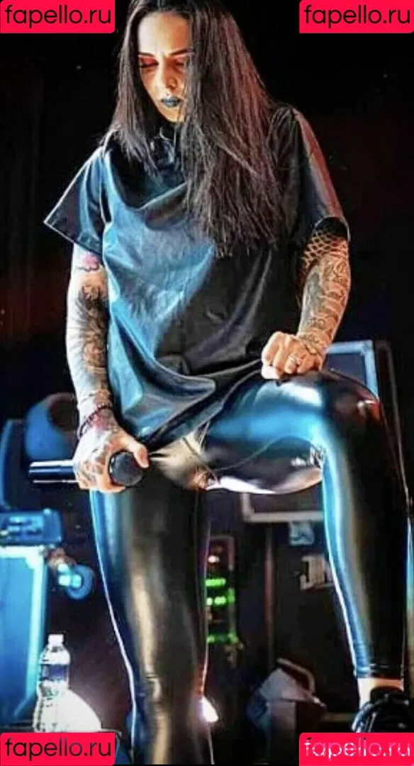 WomenMetal Onlyfans Photo Gallery 