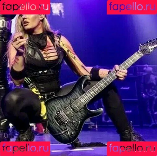 WomenMetal Onlyfans Photo Gallery 