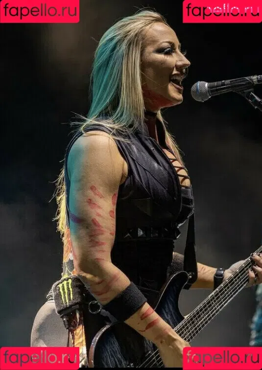 WomenMetal Onlyfans Photo Gallery 