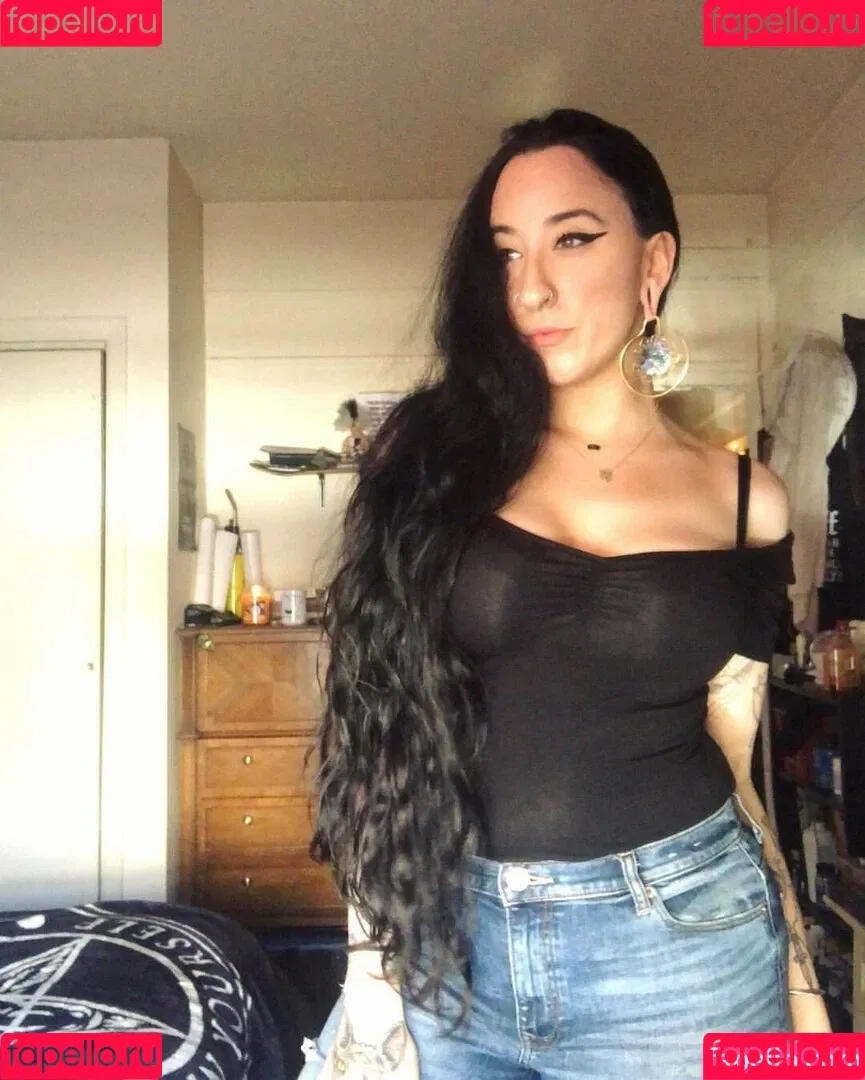 WomenMetal Onlyfans Photo Gallery 