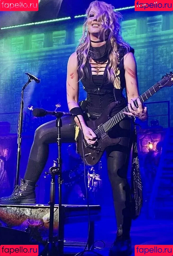 WomenMetal Onlyfans Photo Gallery 