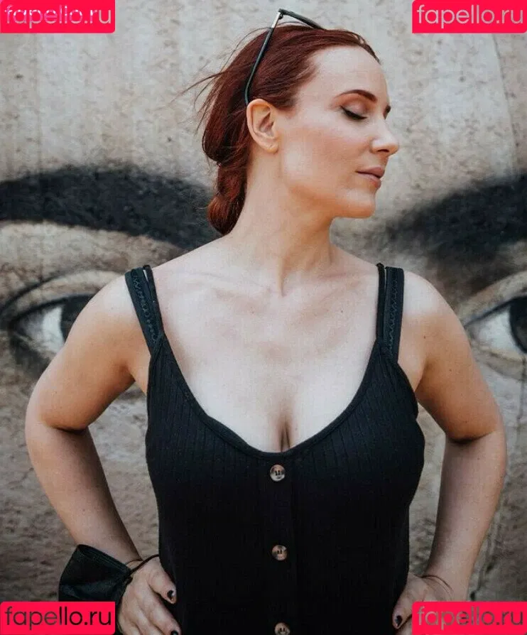 WomenMetal Onlyfans Photo Gallery 