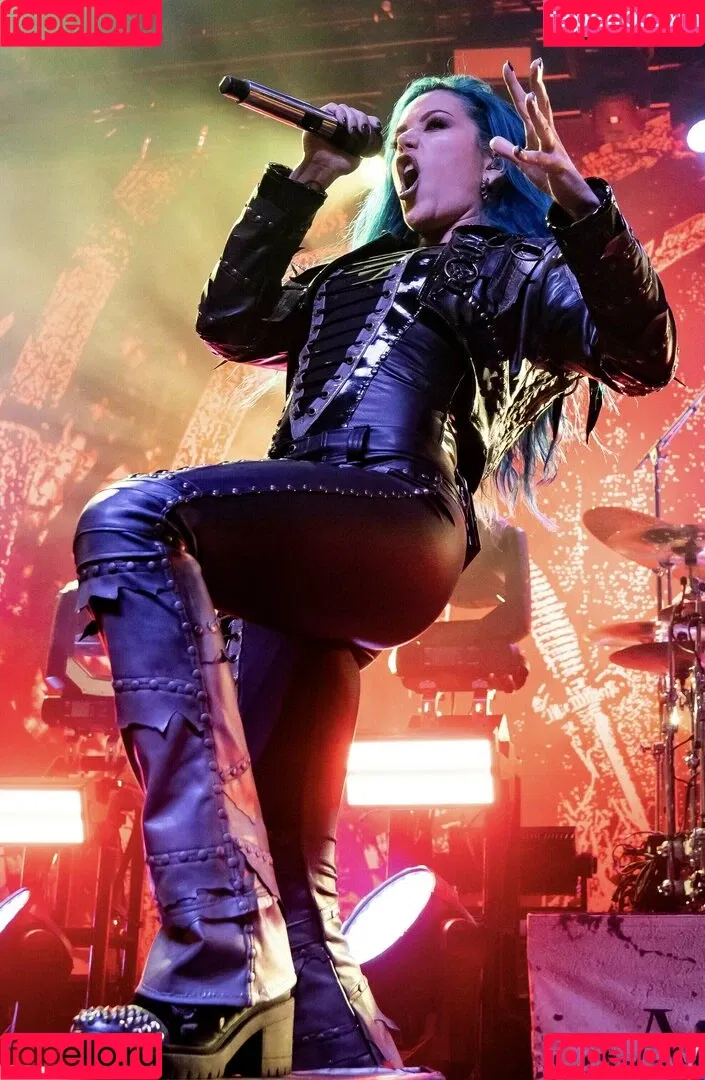 WomenMetal Onlyfans Photo Gallery 