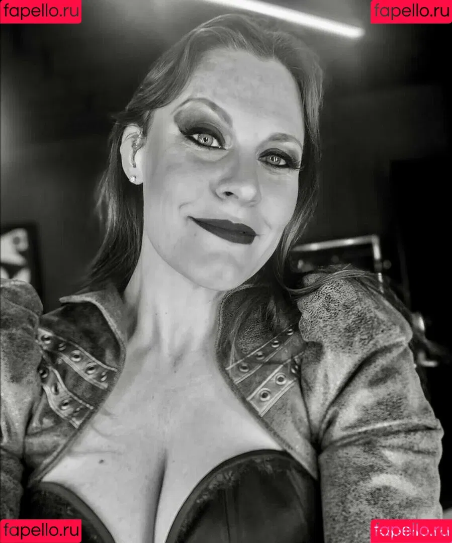 WomenMetal Onlyfans Photo Gallery 