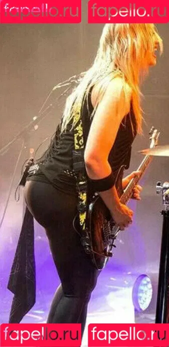 WomenMetal Onlyfans Photo Gallery 