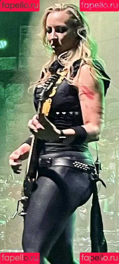 WomenMetal Onlyfans Photo Gallery 