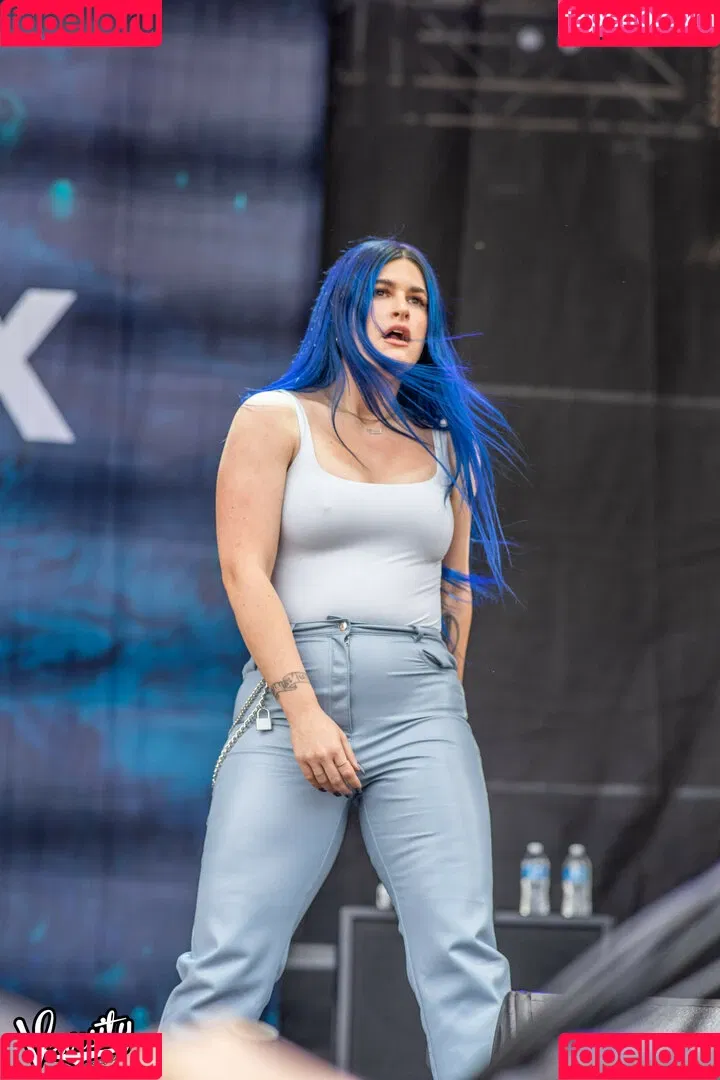 WomenMetal Onlyfans Photo Gallery 