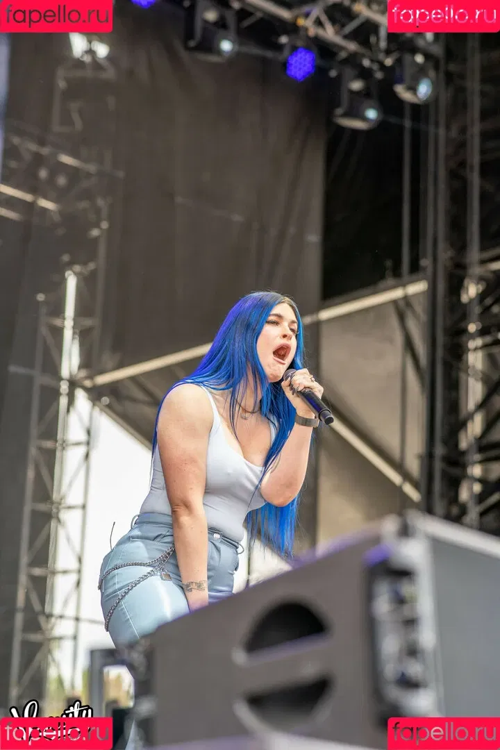 WomenMetal Onlyfans Photo Gallery 