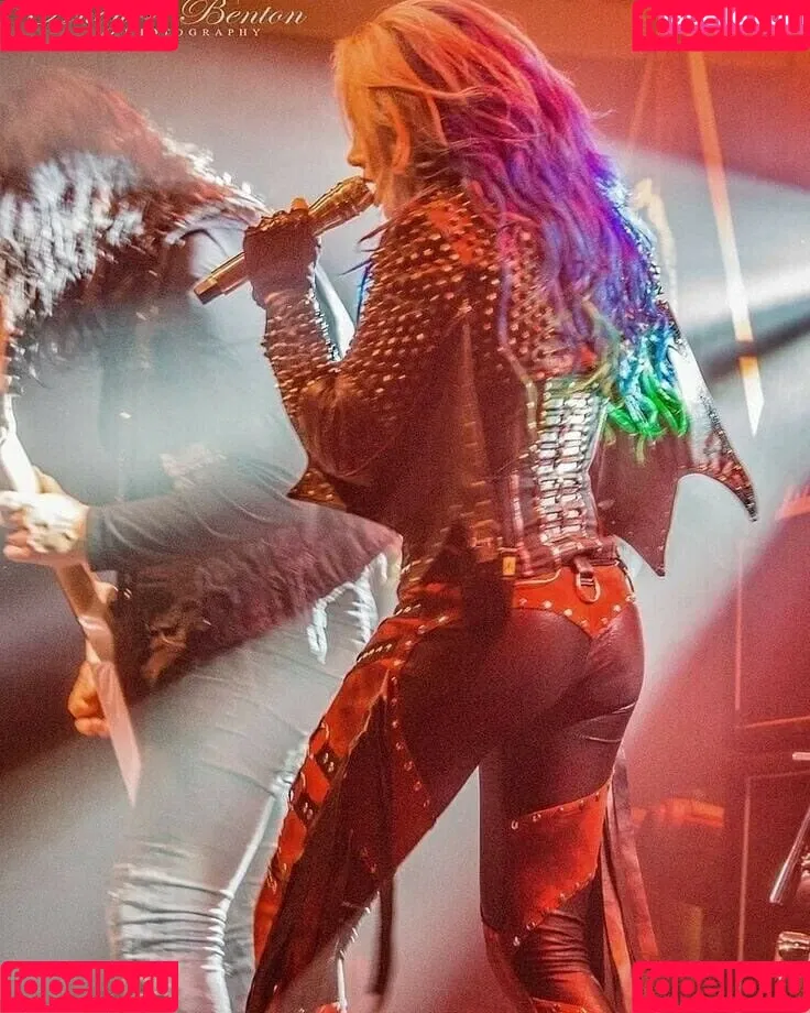WomenMetal Onlyfans Photo Gallery 