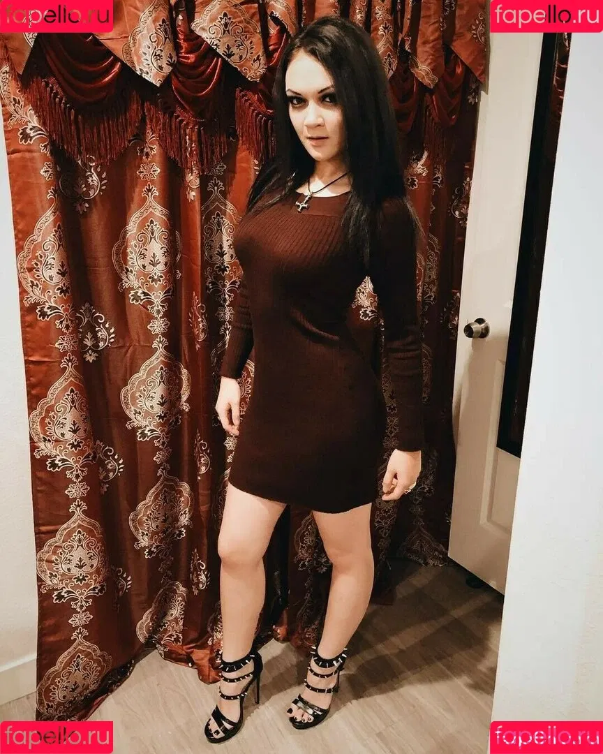 WomenMetal Onlyfans Photo Gallery 