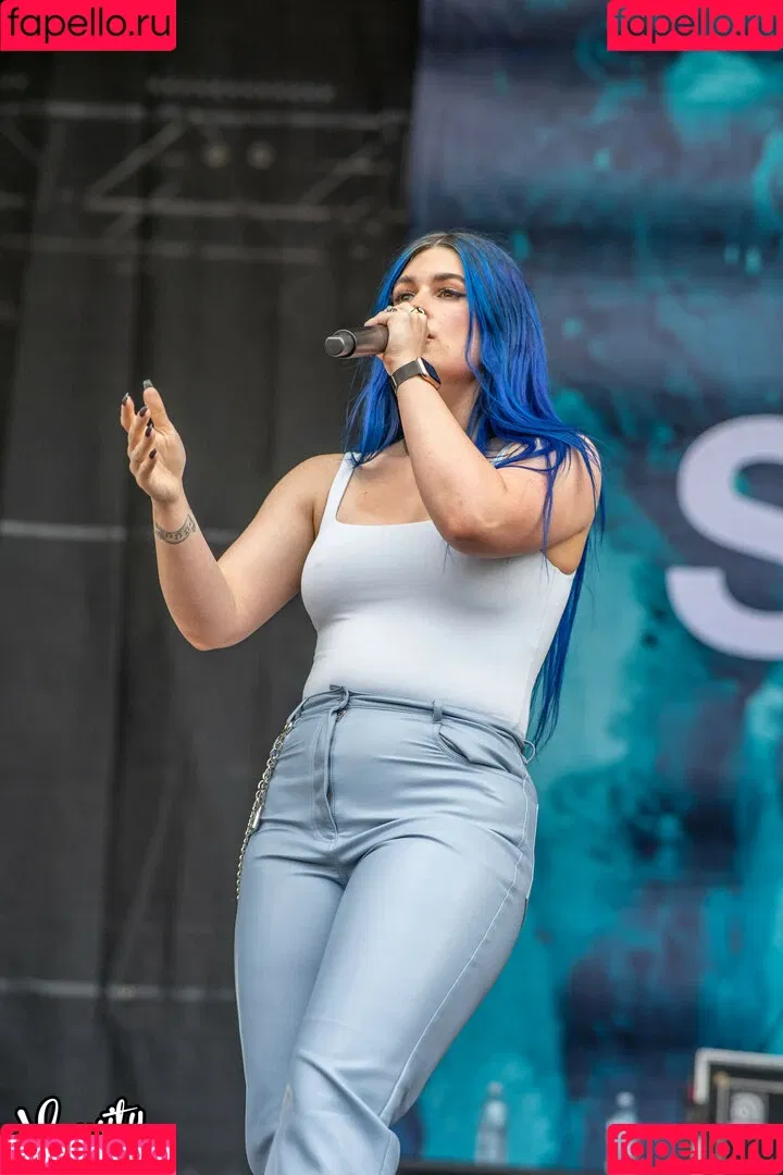 WomenMetal Onlyfans Photo Gallery 