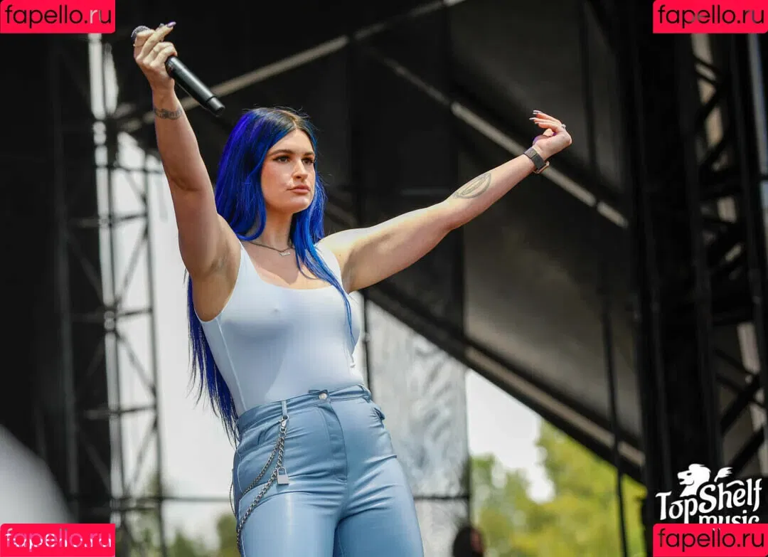 WomenMetal Onlyfans Photo Gallery 