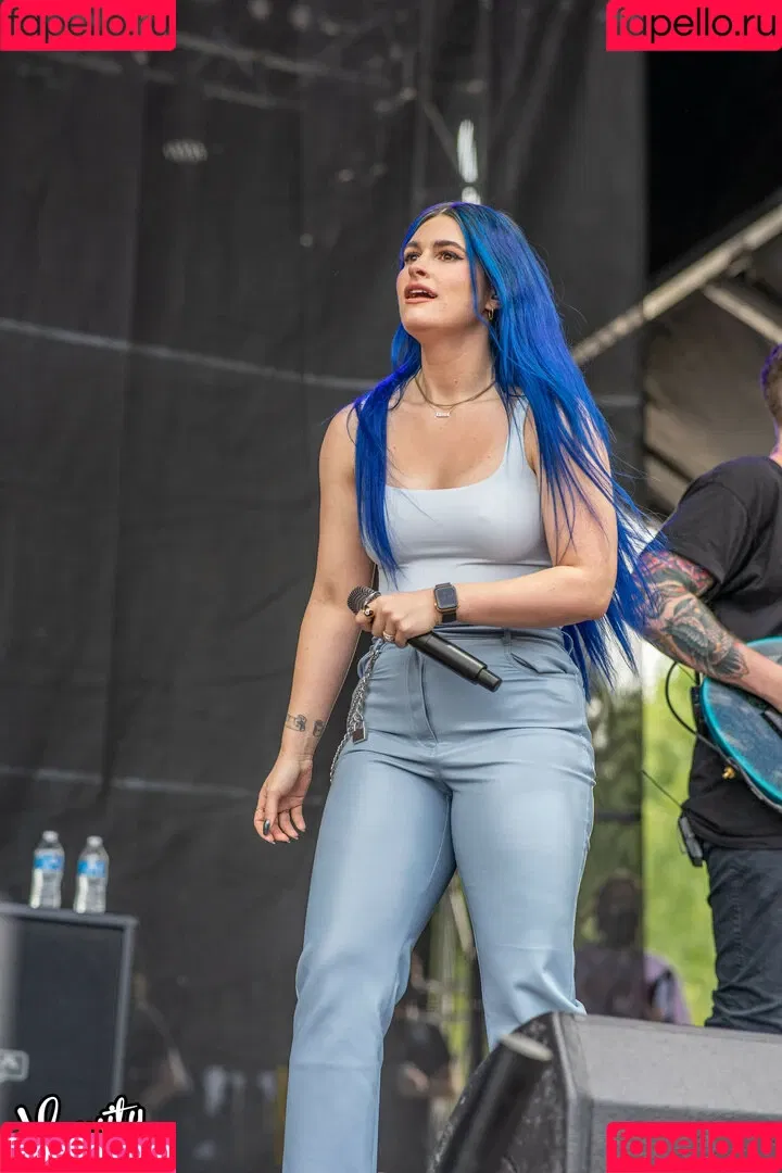 WomenMetal Onlyfans Photo Gallery 