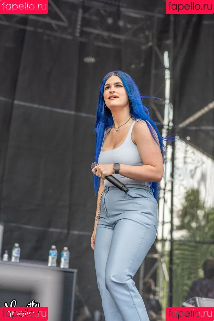 WomenMetal Onlyfans Photo Gallery 