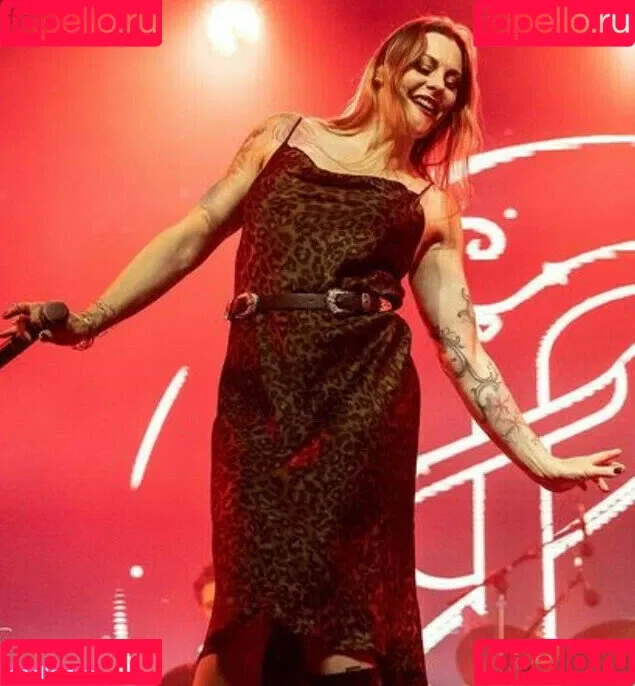WomenMetal Onlyfans Photo Gallery 