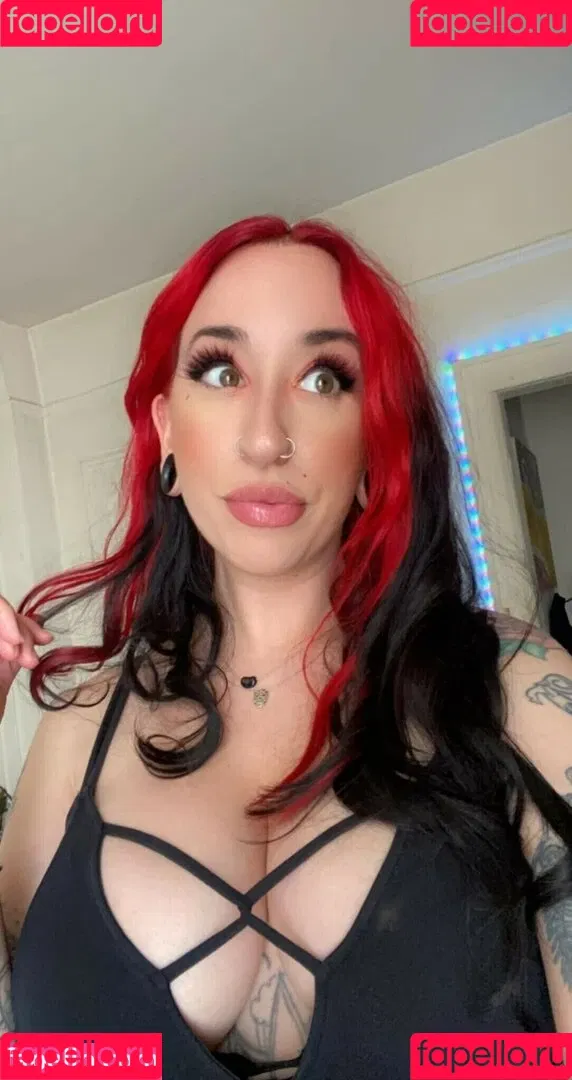 WomenMetal Onlyfans Photo Gallery 