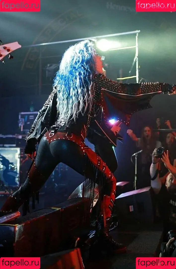 WomenMetal Onlyfans Photo Gallery 