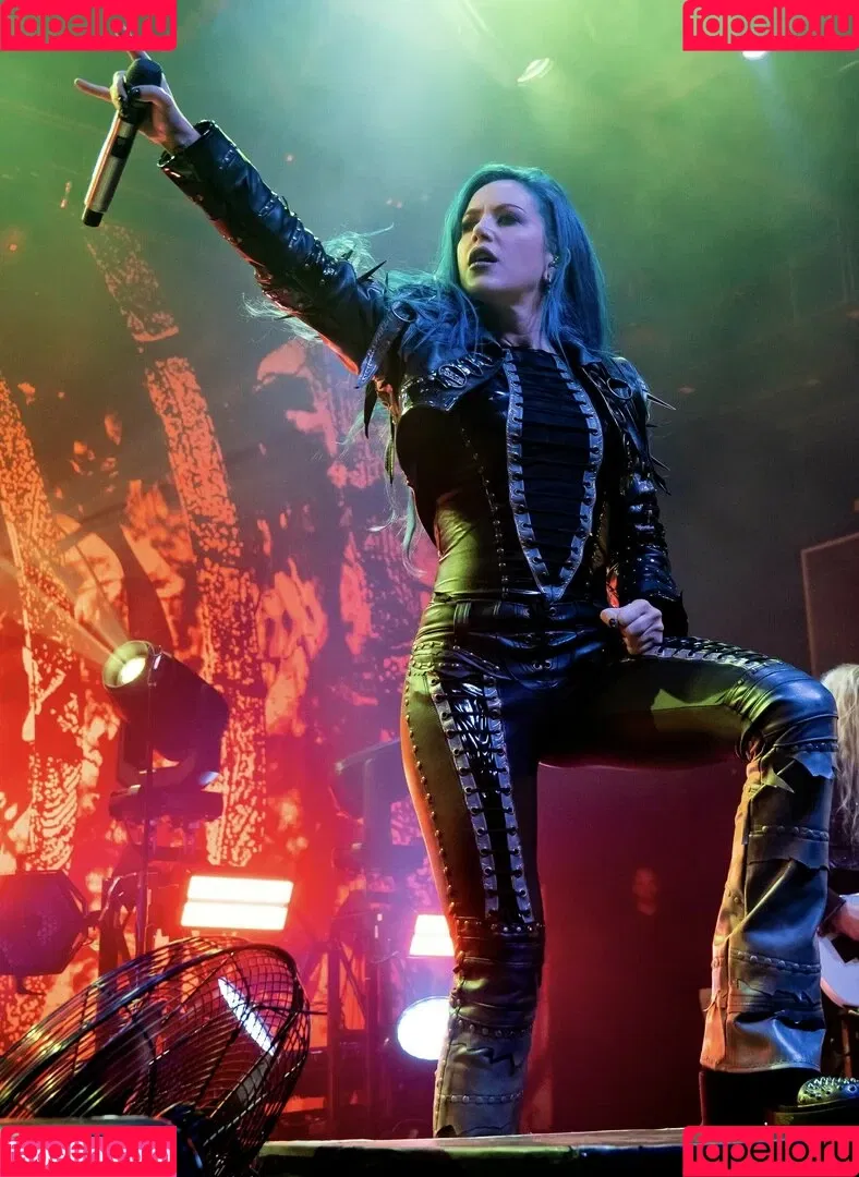 WomenMetal Onlyfans Photo Gallery 