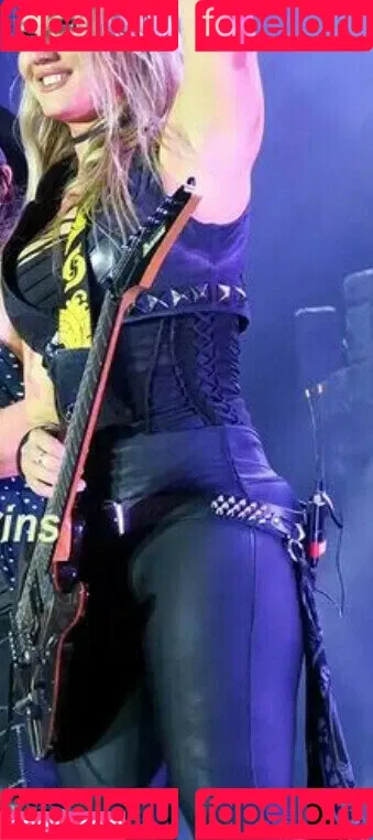 WomenMetal Onlyfans Photo Gallery 