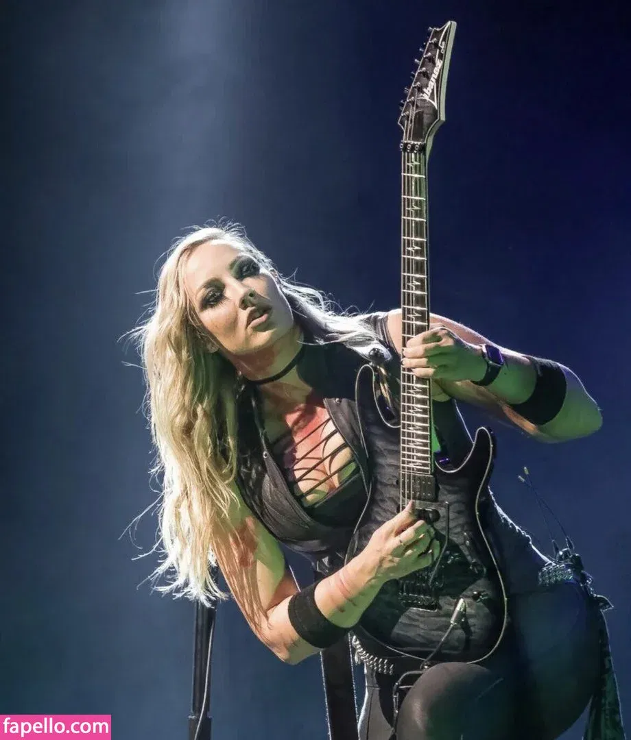 WomenMetal Onlyfans Photo Gallery 