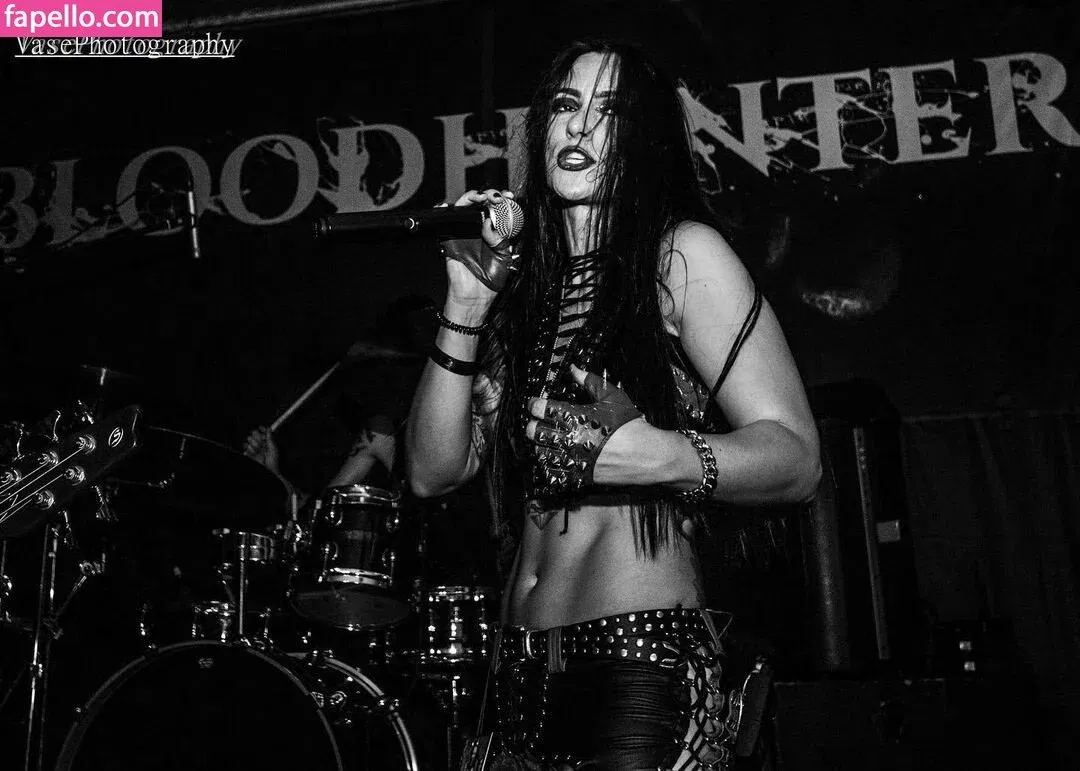 WomenMetal Onlyfans Photo Gallery 