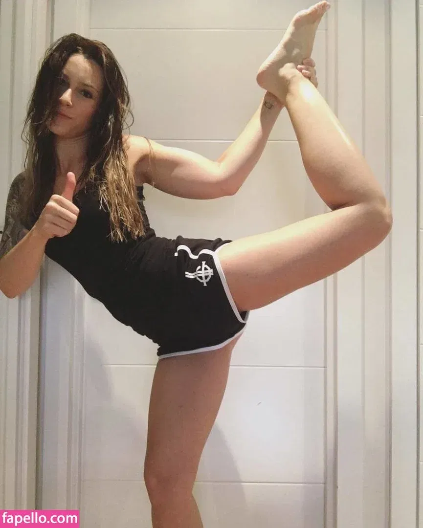 WomenMetal Onlyfans Photo Gallery 