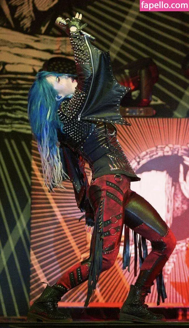 WomenMetal Onlyfans Photo Gallery 