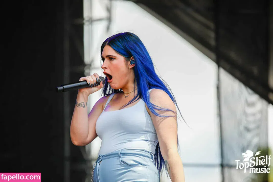 WomenMetal Onlyfans Photo Gallery 