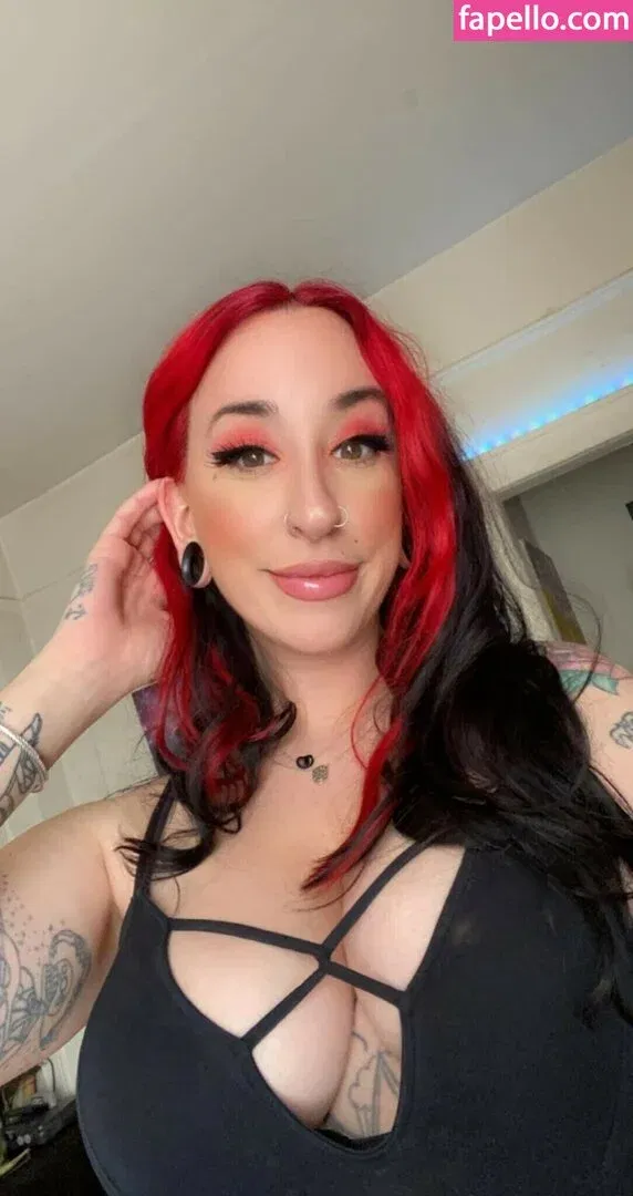 WomenMetal Onlyfans Photo Gallery 
