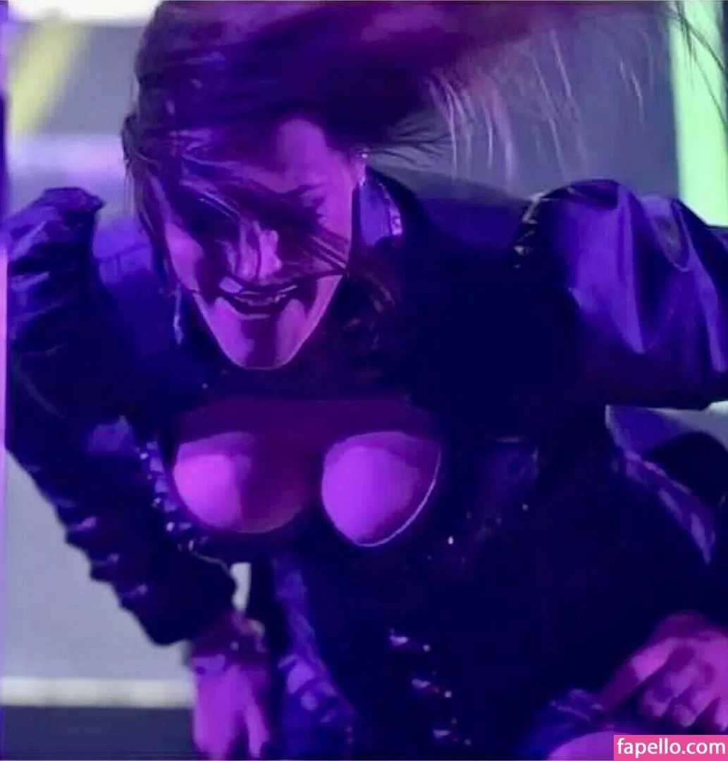 WomenMetal Onlyfans Photo Gallery 