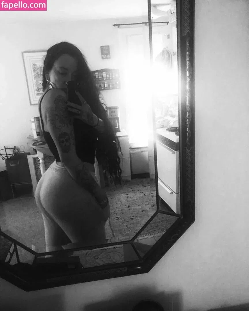 WomenMetal Onlyfans Photo Gallery 