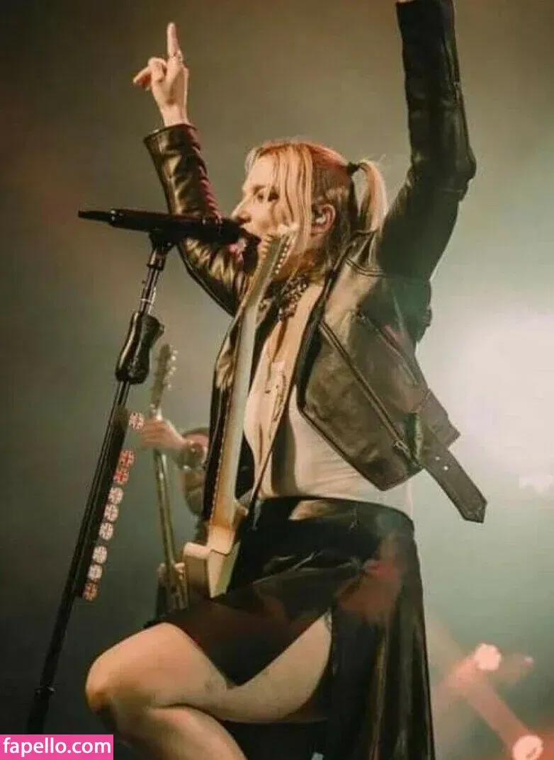 WomenMetal Onlyfans Photo Gallery 