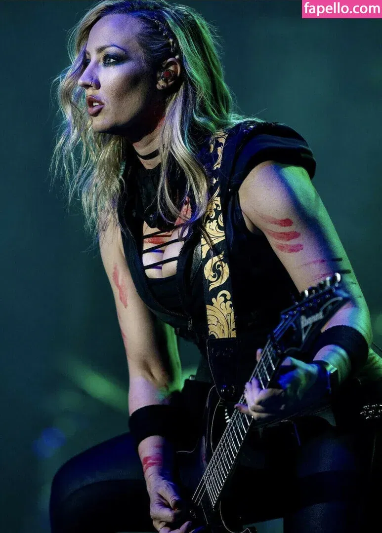 WomenMetal Onlyfans Photo Gallery 