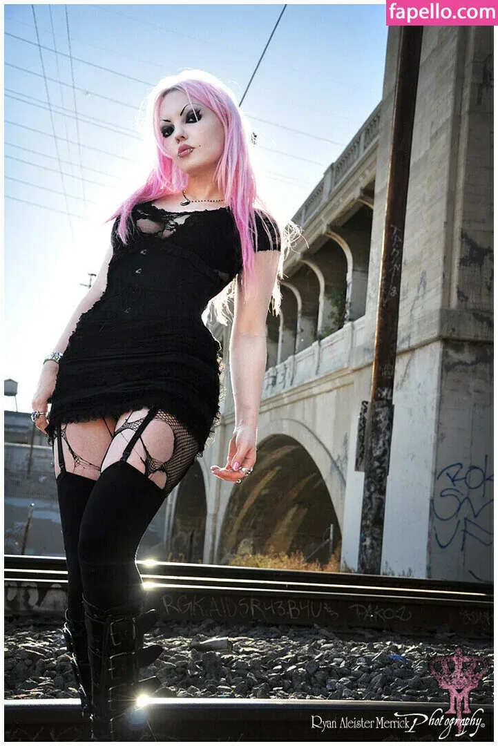 WomenMetal Onlyfans Photo Gallery 