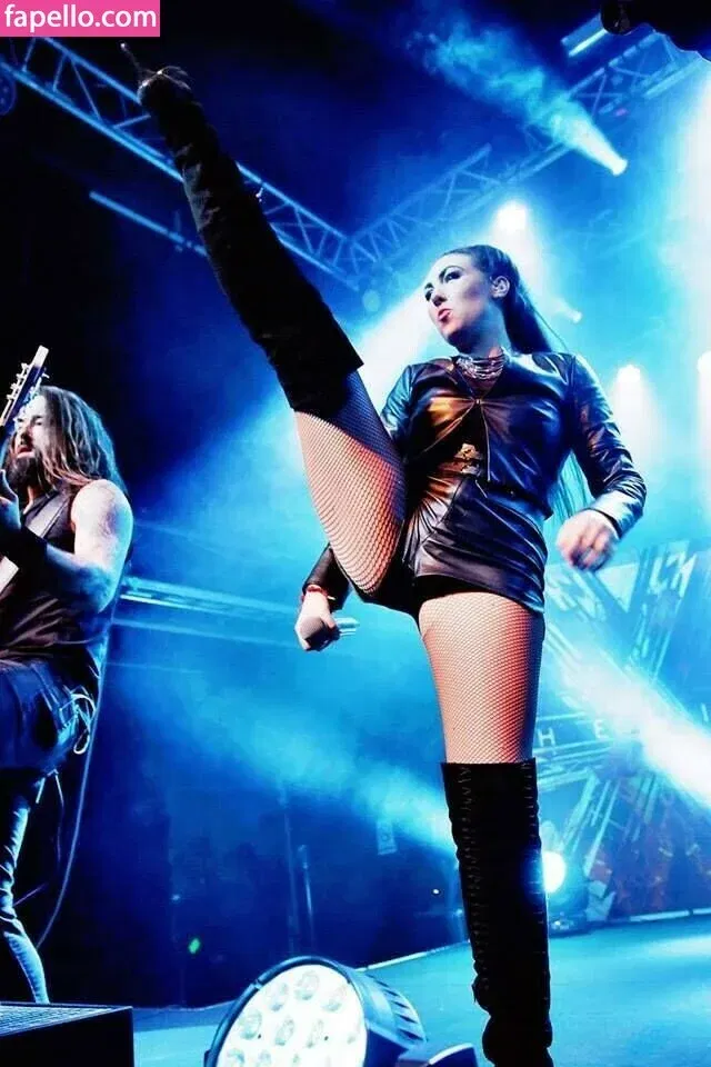 WomenMetal Onlyfans Photo Gallery 
