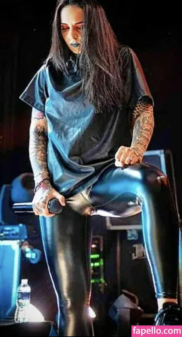 WomenMetal Onlyfans Photo Gallery 