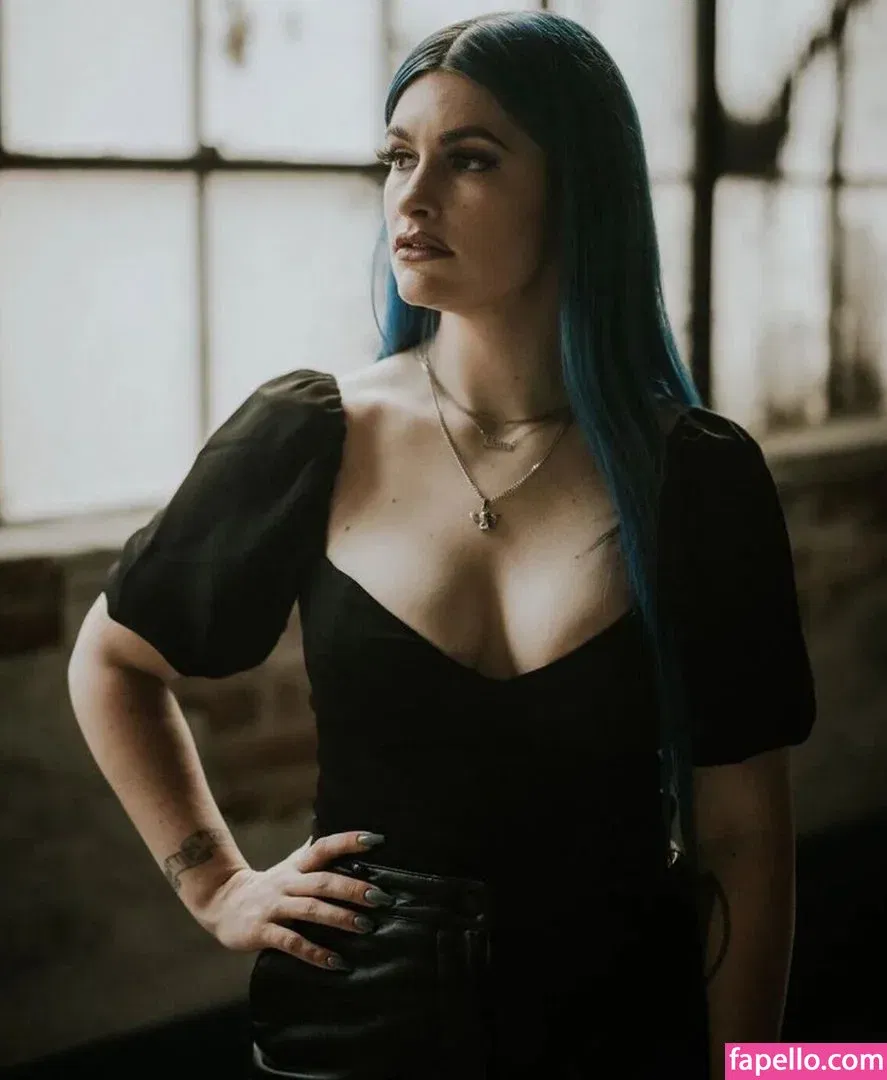 WomenMetal Onlyfans Photo Gallery 