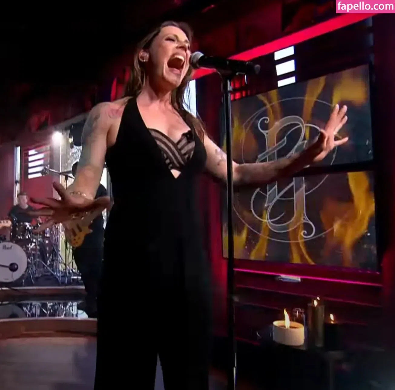 WomenMetal Onlyfans Photo Gallery 