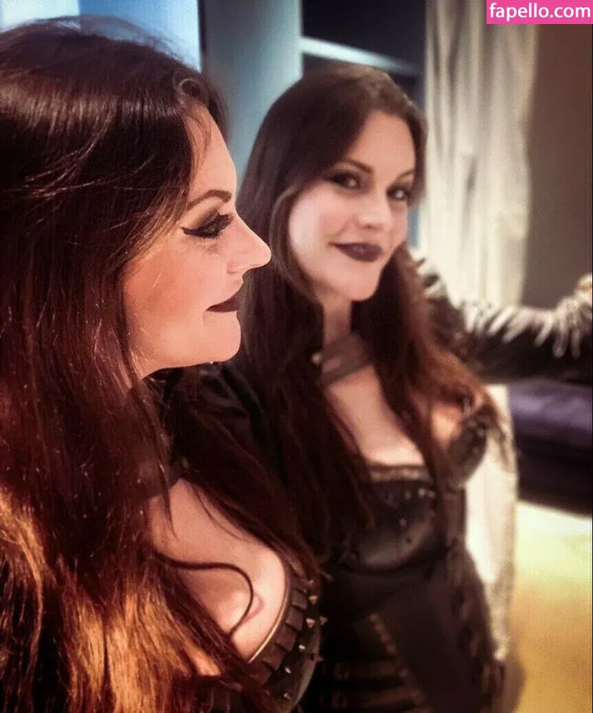 WomenMetal Onlyfans Photo Gallery 