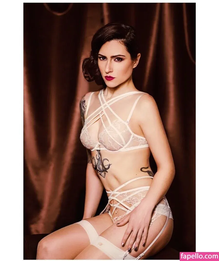 WomenMetal Onlyfans Photo Gallery 