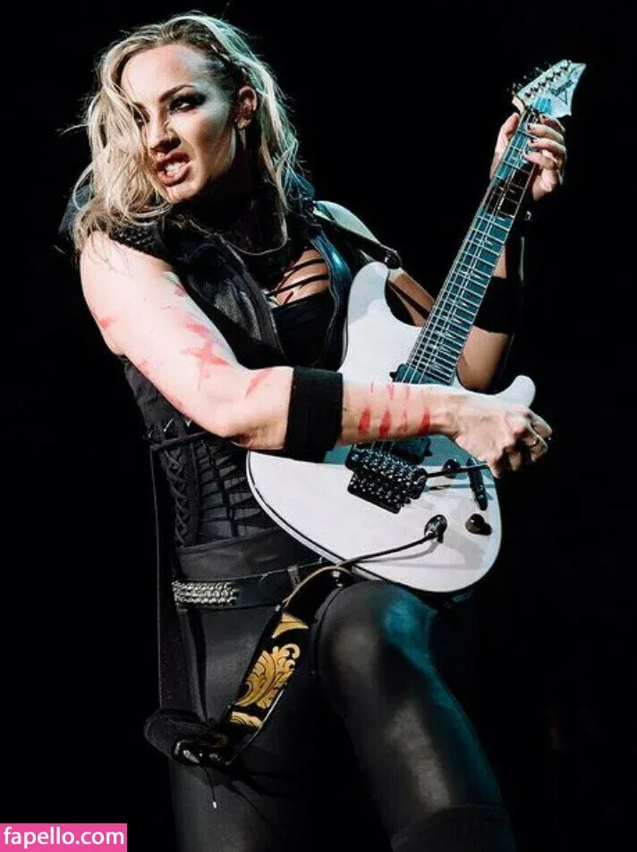 WomenMetal Onlyfans Photo Gallery 