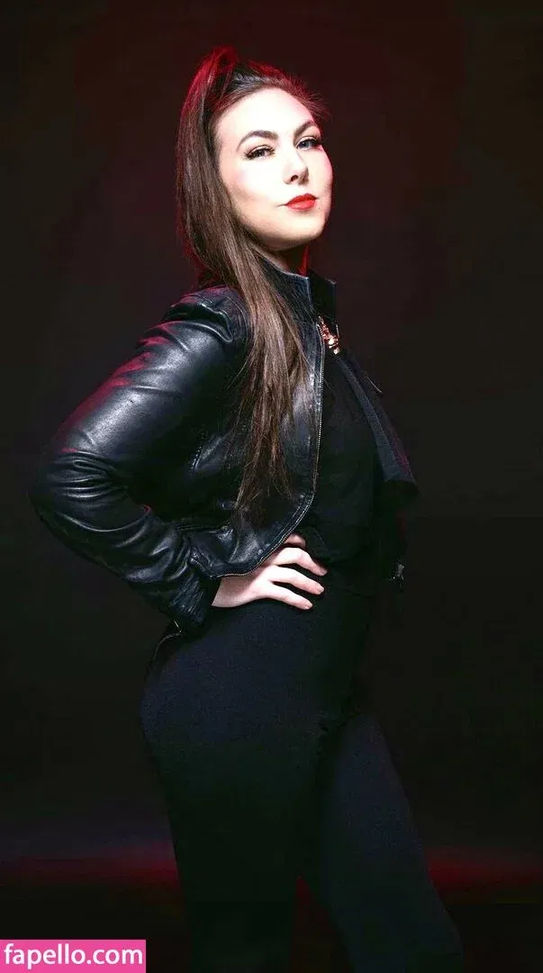 WomenMetal Onlyfans Photo Gallery 