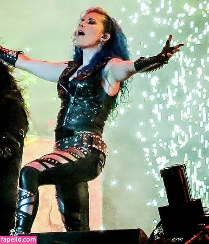 WomenMetal Onlyfans Photo Gallery 
